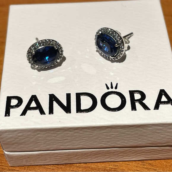 Pandora Halo Stud Earrings - Picture 4 of 5
